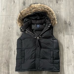 Gap puffer vest